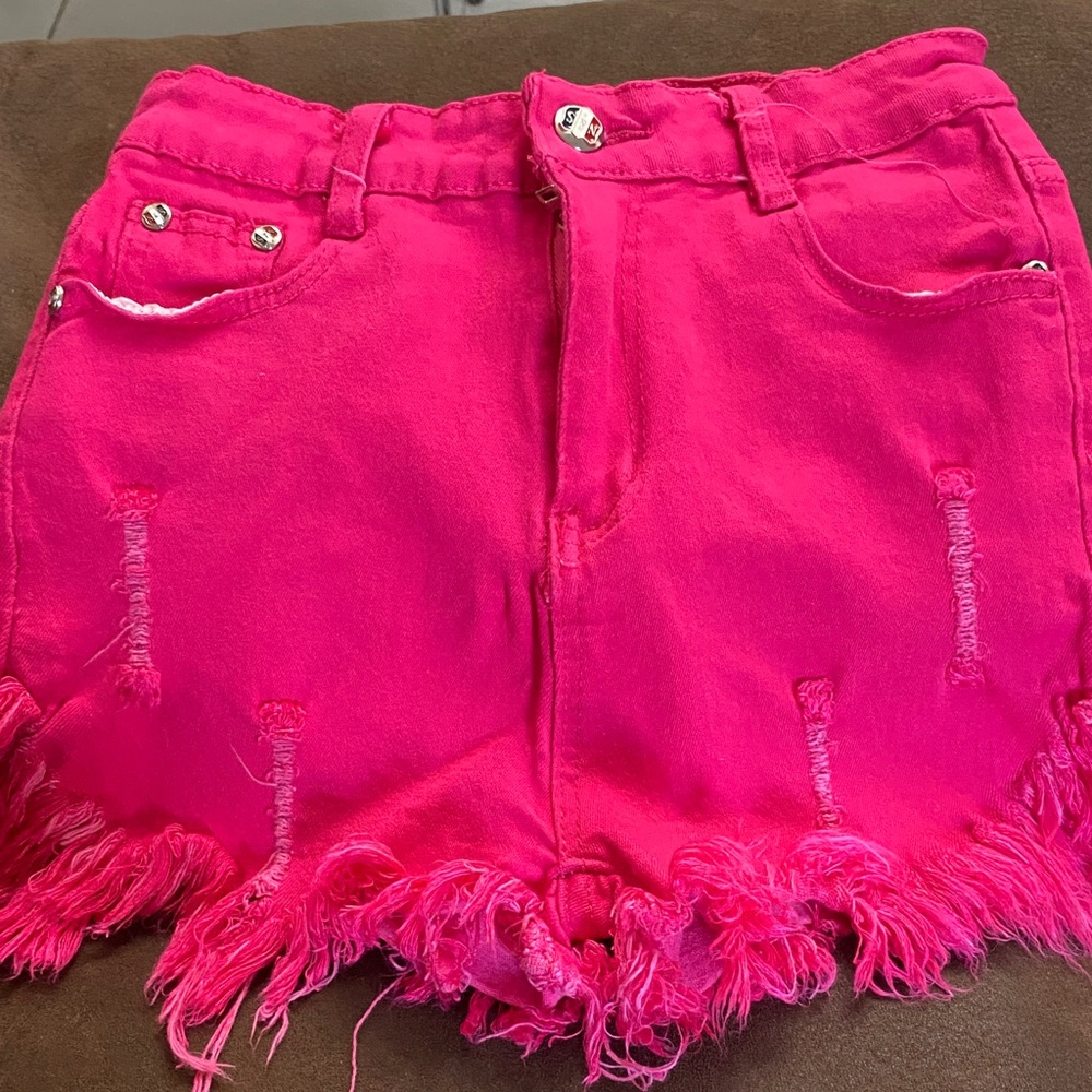 Vibrant Pink Frayed Hem Women's Shorts